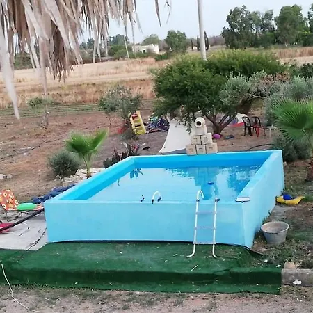 Aree Tende Presso La Casa In Campagna Di Ottavia Alezio