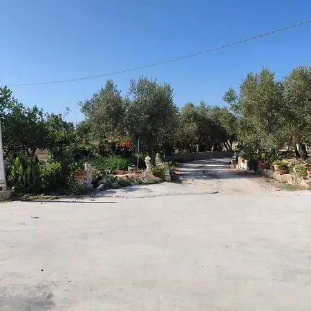 Aree Tende Presso La Casa In Campagna Di Ottavia Alezio