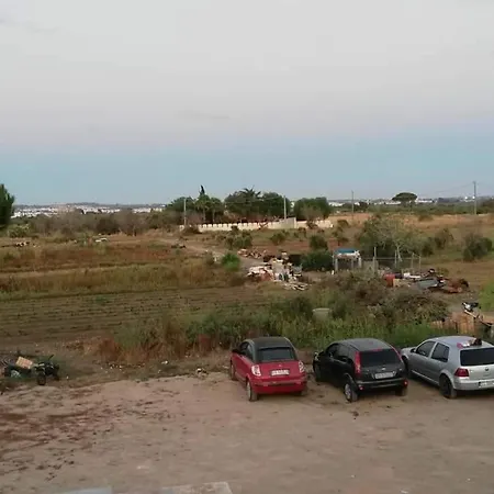 Aree Tende Presso La Casa In Campagna Di Ottavia