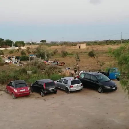 Aree Tende Presso La Casa In Campagna Di Ottavia *