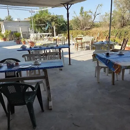 Aree Tende Presso La Casa In Campagna Di Ottavia * Alezio