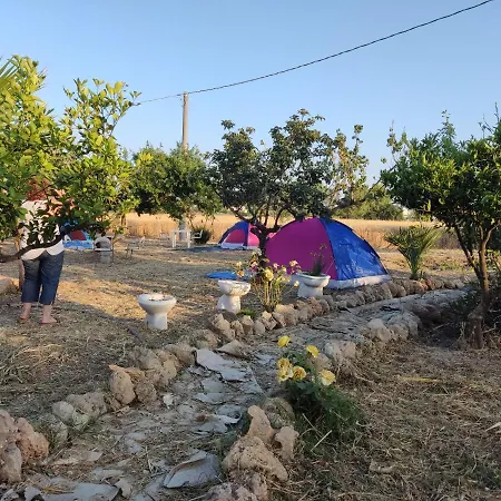 Aree Tende Presso La Casa In Campagna Di Ottavia * Alezio