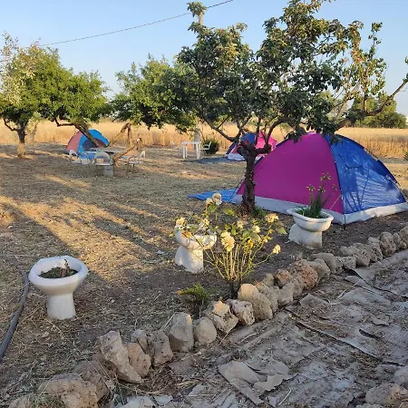 Aree Tende Presso La Casa In Campagna Di Ottavia * Alezio