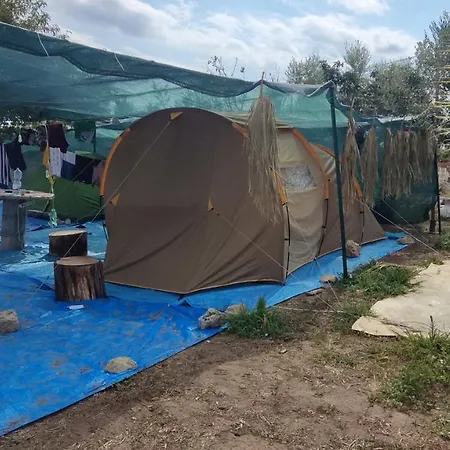 Kemping Aree Tende Presso La Casa In Campagna Di Ottavia