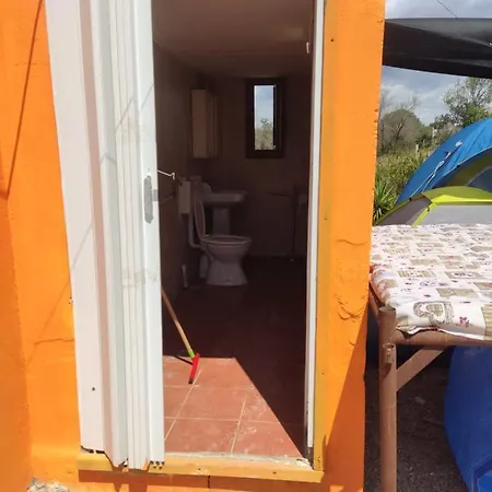 Aree Tende Presso La Casa In Campagna Di Ottavia